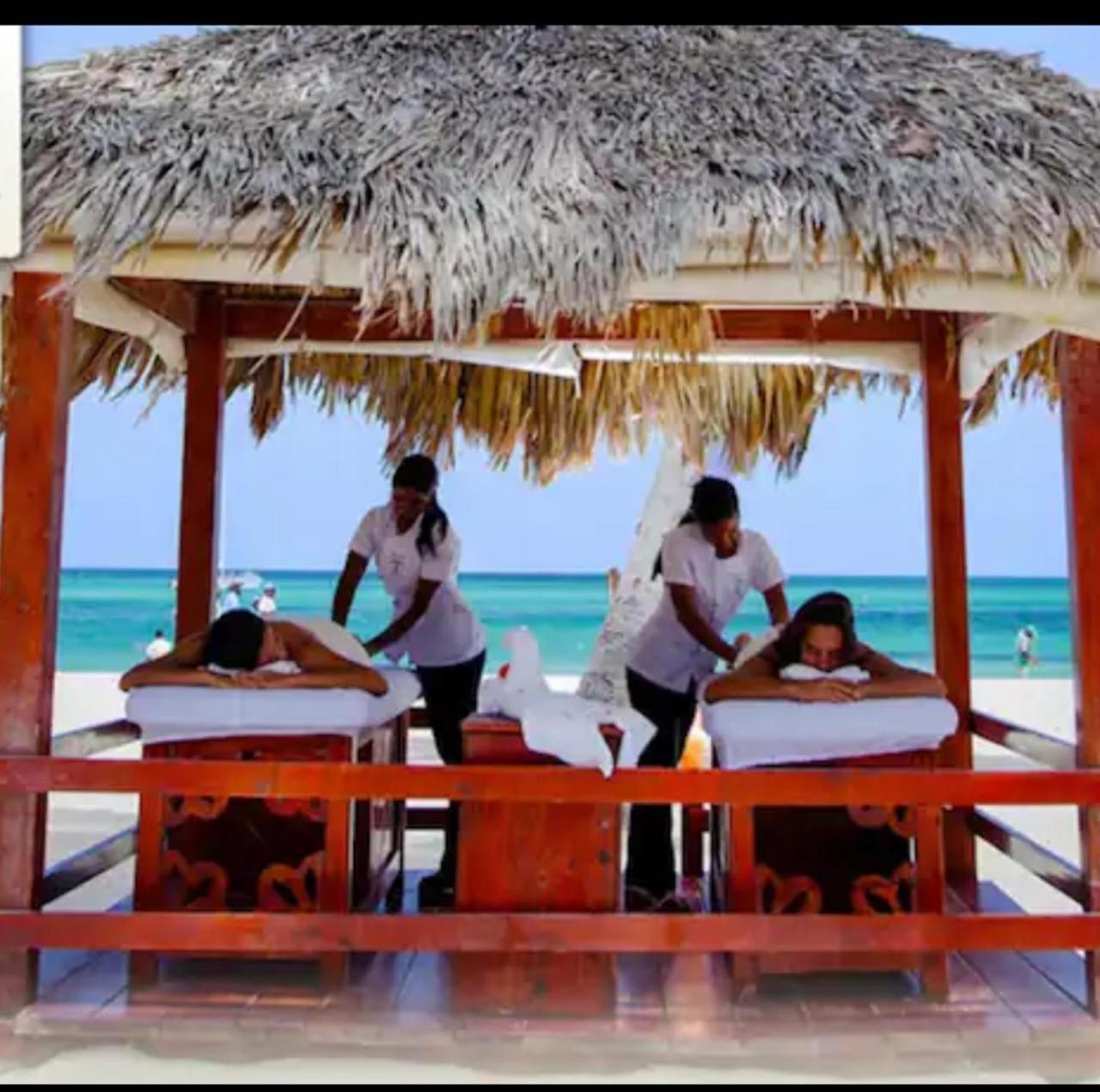 Madonna Pool Beach Los Corales Punta Cana Exteriör bild