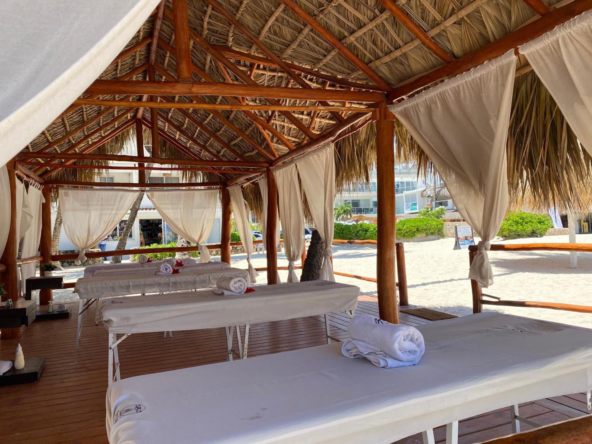 Madonna Pool Beach Los Corales Punta Cana Exteriör bild
